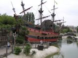 Disneyland, loď kapitána Hooka.