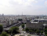 Pohled z Notre-Dame na Eiffelovu věž.