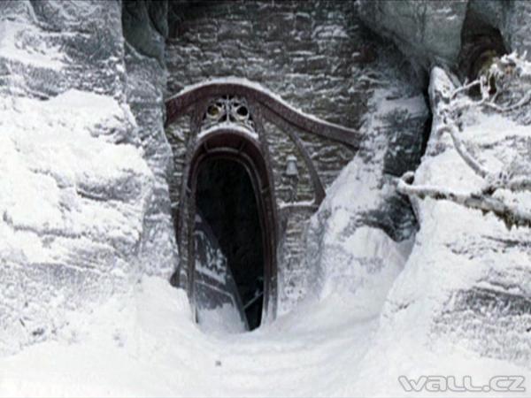 Letopisy Narnie - vchod do jeskyně pana Tumnuse